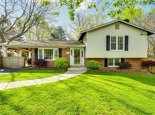 5917 Chevell Ct, Alexandria, VA 22310