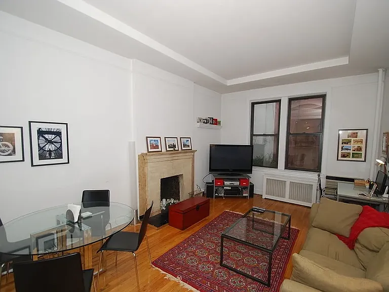 118 E 19th St #2S — Photo 5
