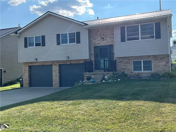 1980 Meredith Pl, Uhrichsville, OH 44683