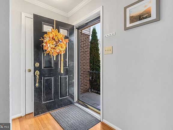 3rd image of 6057 Crown Royal Cir