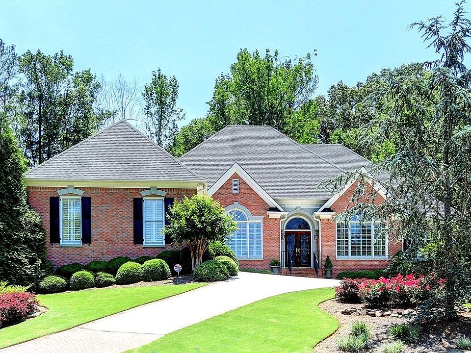 1st image of 232 Lindsey Pl NE