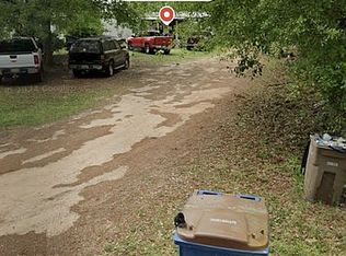 139 Redwood Ln, Atmore, AL 36502