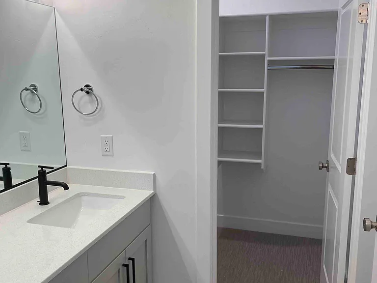 2685 E Wake Forest Ln — Photo 10