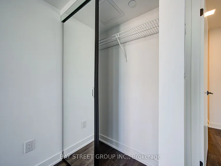 609 Sherbourne St #2302 — Photo 32