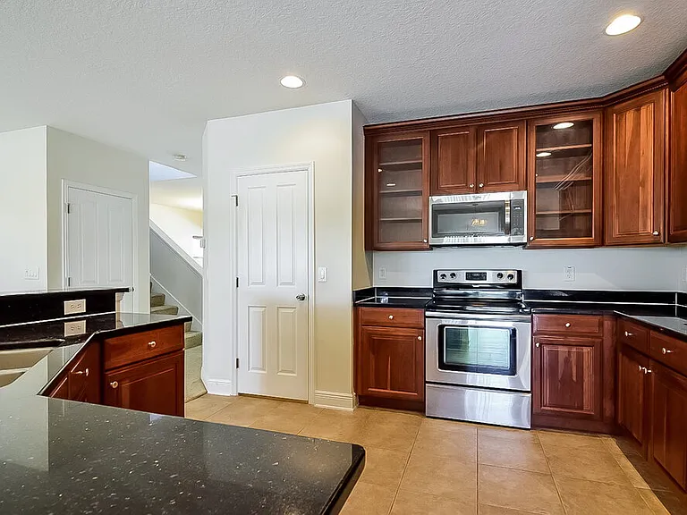 209 Fern Gulley Dr — Photo 3