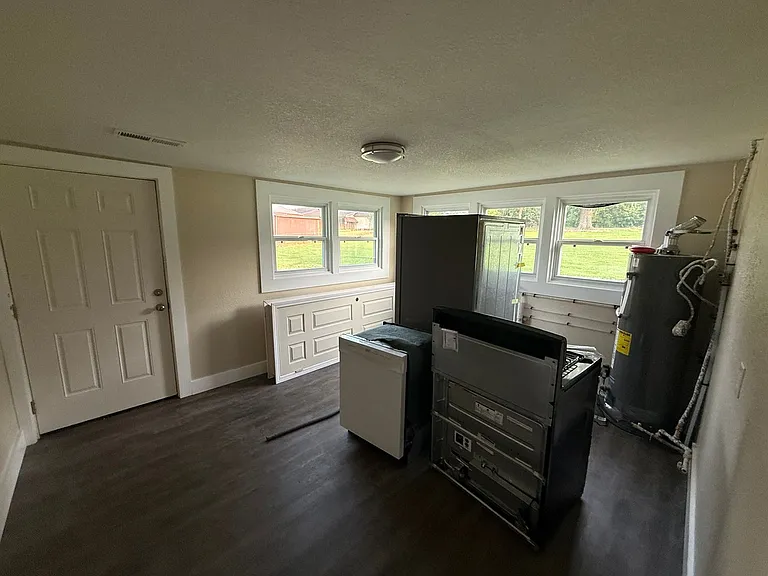 3810 Old Mayfield Rd — Photo 8