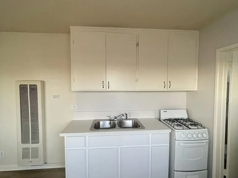 5505 Cherry Ave #7 — Photo 3