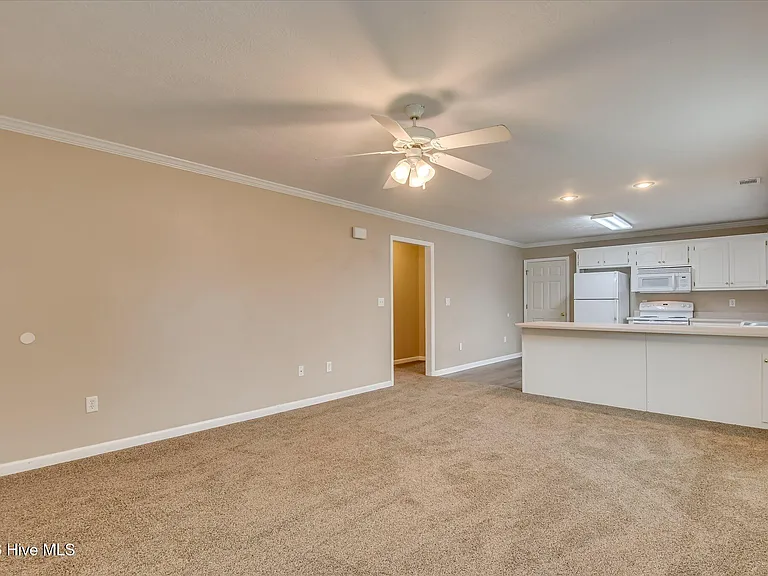 101 Old Thomson Rd #B — Photo 7