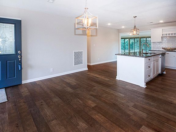 3rd image of 614 Crestwood Dr