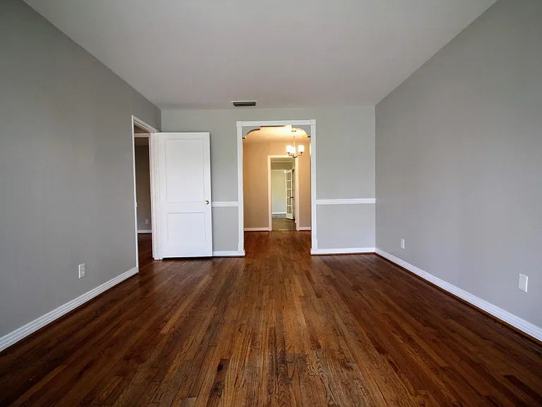 10415 Losa Dr — Photo 5