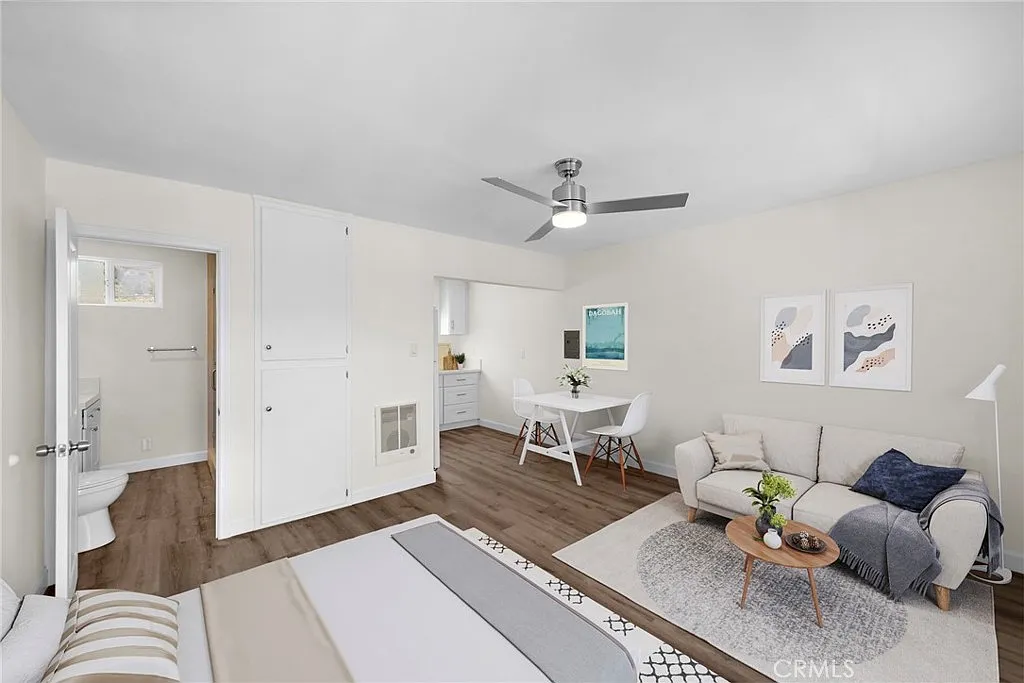 Studio, 350 sqft, $2,600 — Photo 2