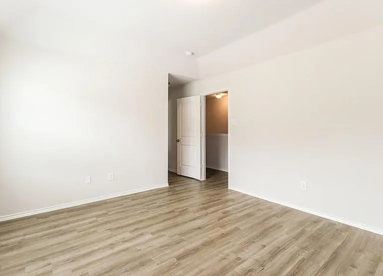 2743 Madison Ct — Photo 8