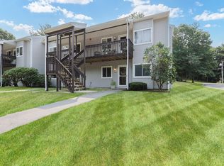 706 Park Pl #706, Raynham, MA 02767