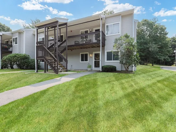 706 Park Pl #706, Raynham, MA 02767