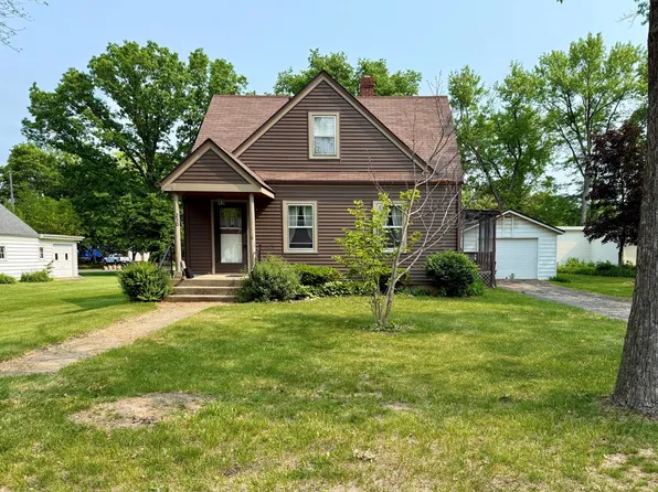 230 Burrwood Ave, Loves Park, IL 61111