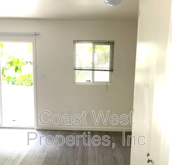 1361 Grand Ave #1 — Photo 3