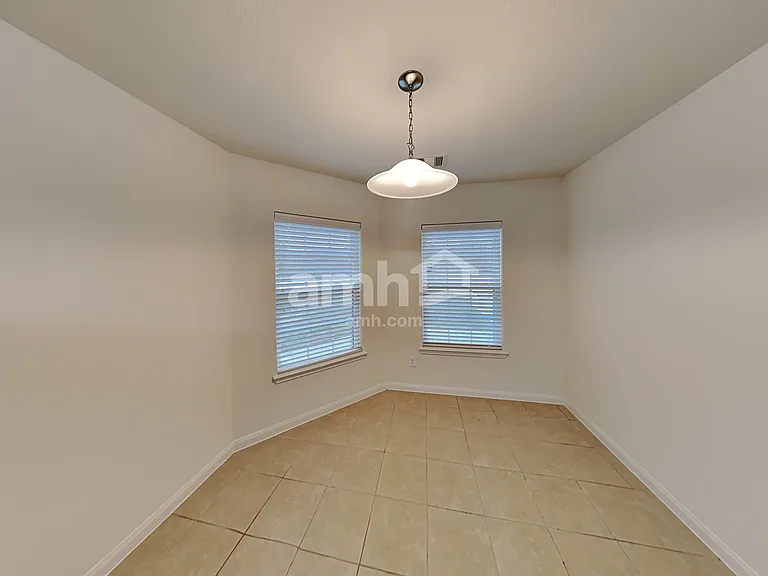 22718 Klingamans Way — Photo 6