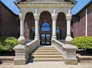 6223 Valleyfield Dr, Plymouth, MI 48170
