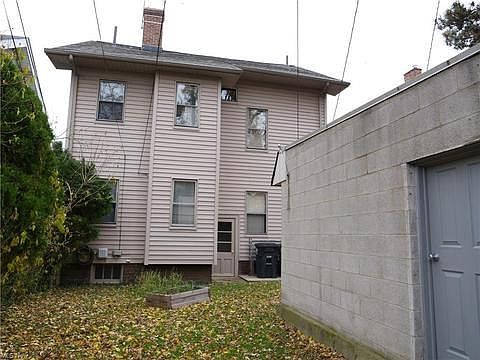 4th image of 1290 Two Glads Ave