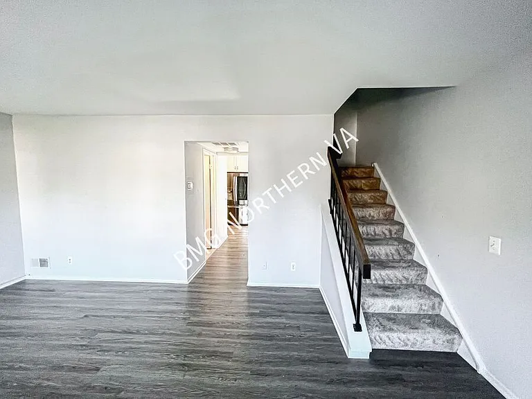 2689 Glengyle Dr #33 — Photo 2