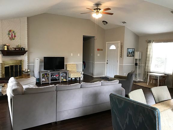 3rd image of 11407 Chelsea Walk Dr