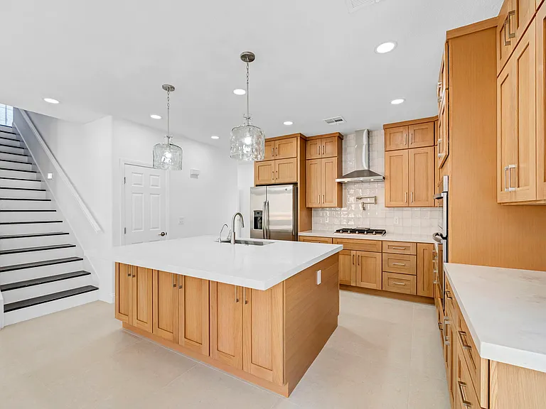 10705 Sprucedale Ave — Photo 5