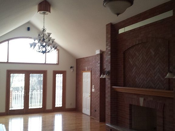 4th image of 616 County Road 1100 N