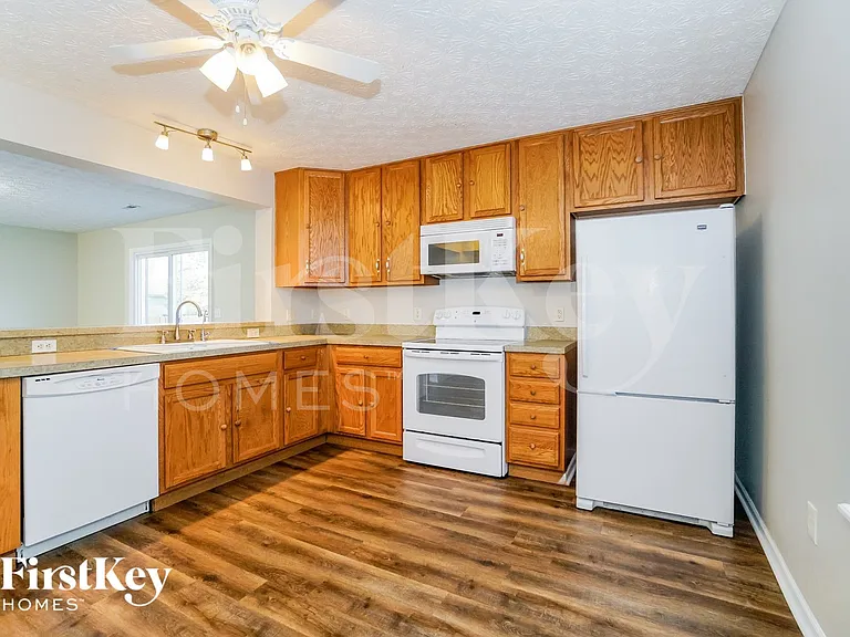 261 Inah Ave — Photo 5