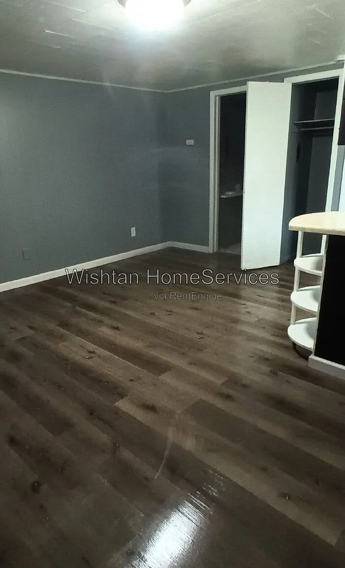 1 bed, 1.0 bath, $500 — Photo 4
