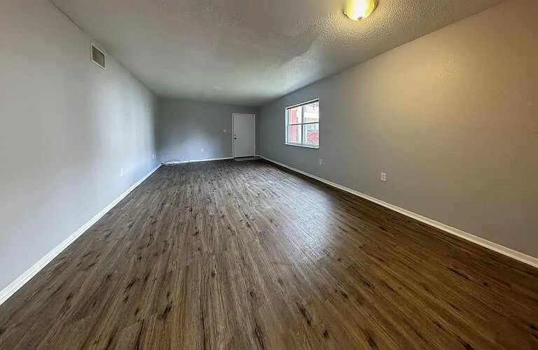 4725 39th Ave N #101 — Photo 9