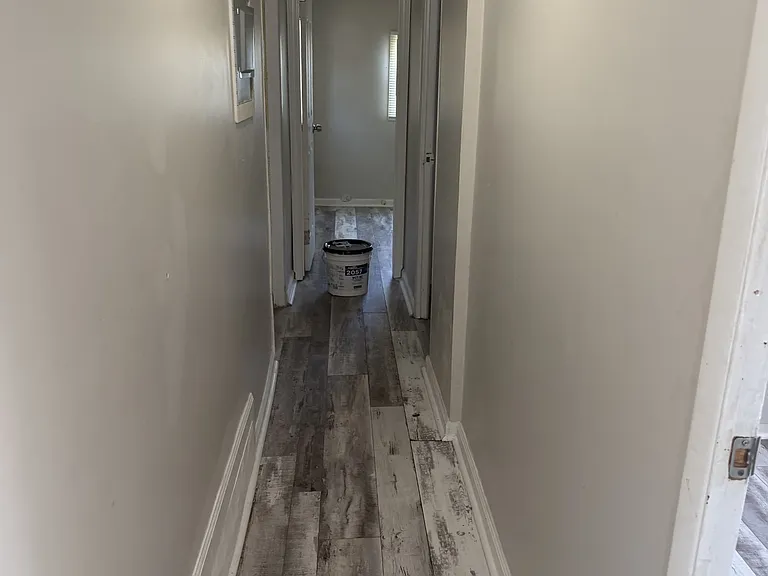 923 W Lee Rd #6 — Photo 3
