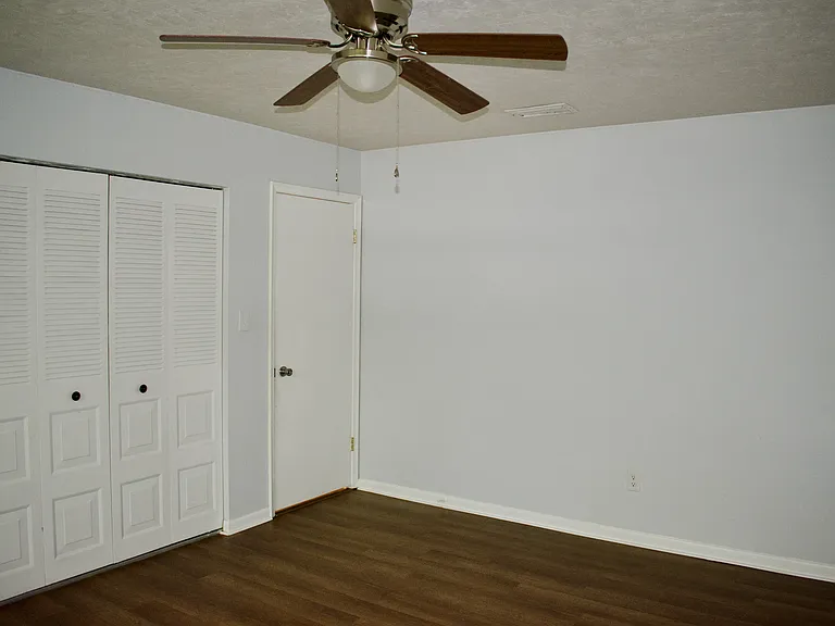 2351 SW 32nd Pl #1 — Photo 4