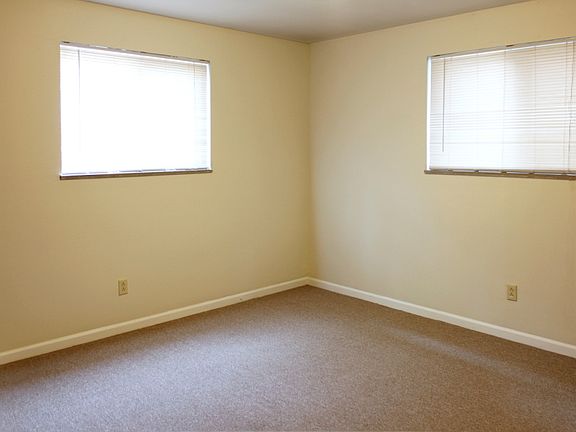 5th image of 320 E 17th Ave
