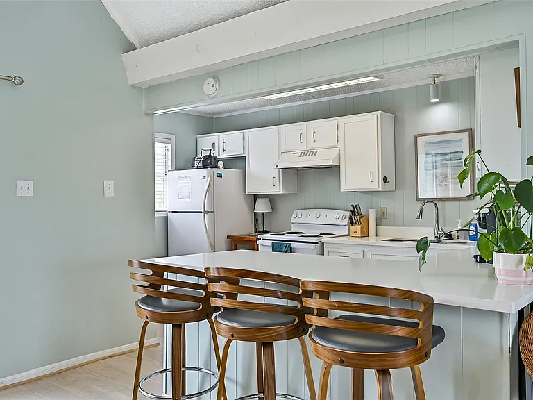 16904 Beachcomber Dr — Photo 15