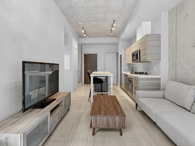 11 Charlotte St #204 — Photo 13