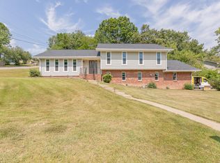 1003 Brynewood Park Dr, Hixson, TN 37343