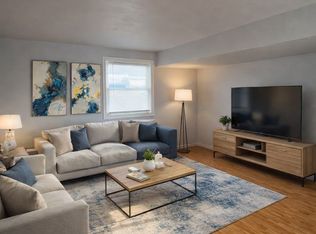 27304 Kelly Rd, Roseville, MI 48066