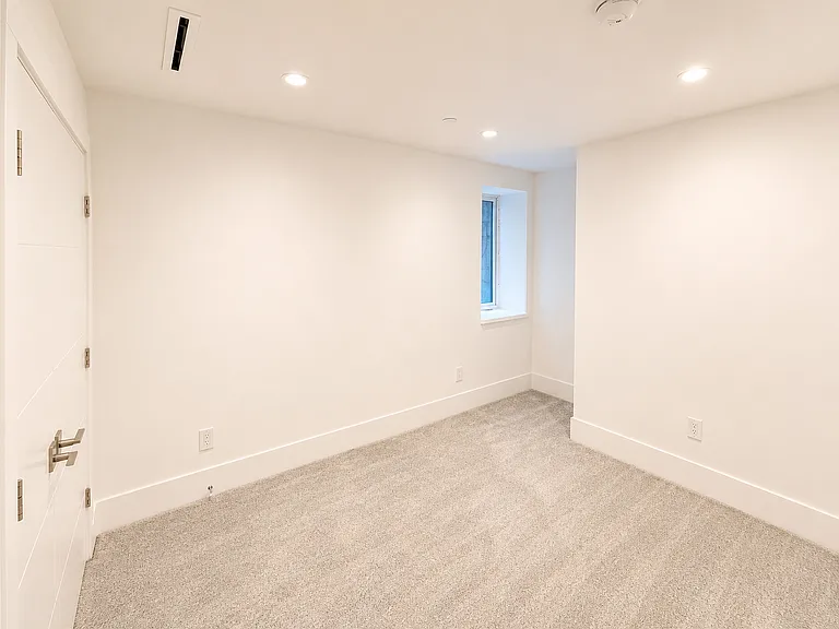 9 Glenmore Dr — Photo 7