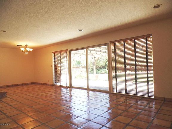 4th image of 933 Pickwick Ct