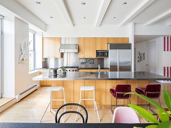 4th image of 532 W 22nd St APT 3A