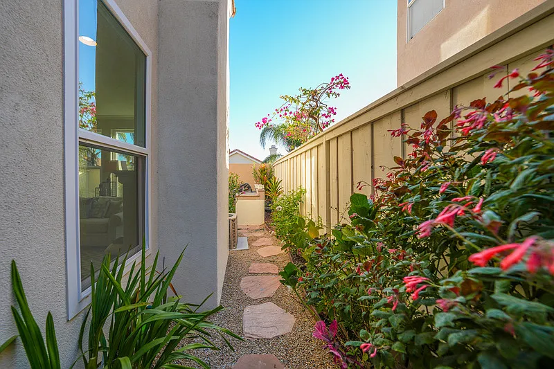 3 bed, 2.5 bath, 1699 sqft, $5,100 — Photo 4