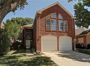 915 Golden Grove Dr, Lewisville, TX 75067