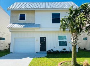 217 Marina Rd, Chalmette, LA 70043