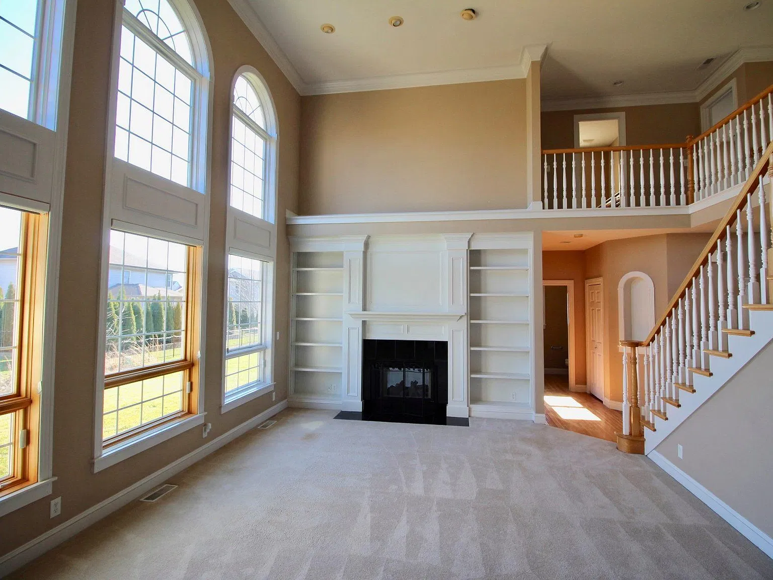 4 bed, 2861 sqft, $4,000 — Photo 2