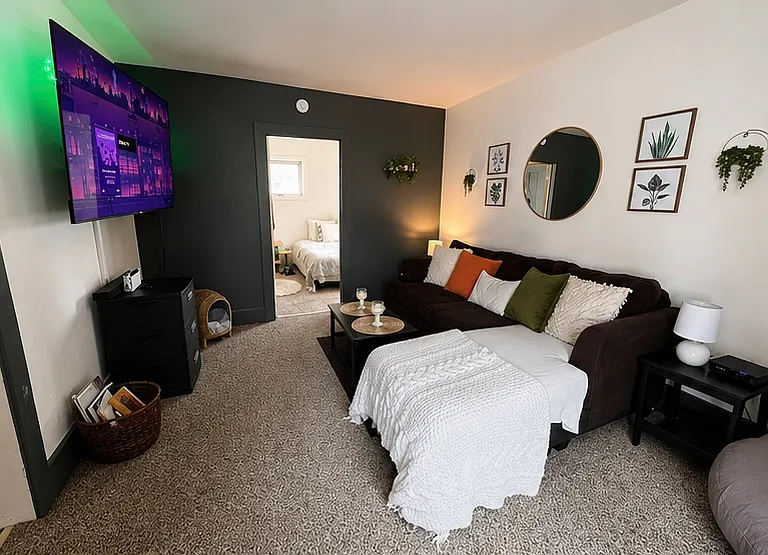 541 W Spring St #2 — Photo 1