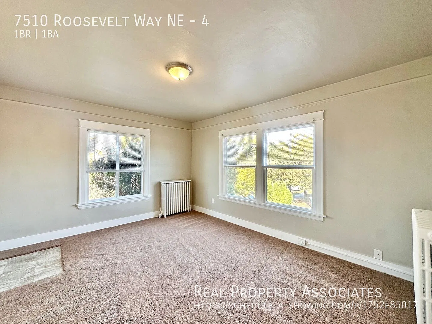 Charming Top Floor 1-Bedroom - Walk Away From Maple Leaf Park! — Photo 3