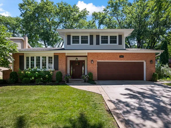 811 S Roosevelt Ave, Arlington Heights, IL 60005