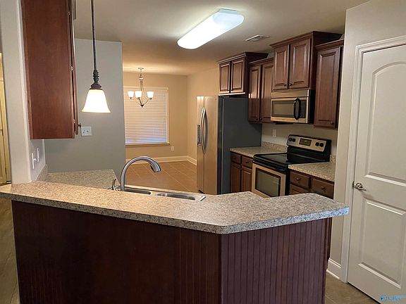 3rd image of 5026 Montauk Trl SE