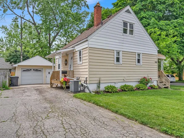 1803 Ellrose Ave, Windsor, ON N8W 4T7