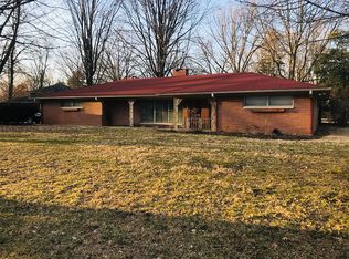 88 Briarwood, Terre Haute, IN 47803